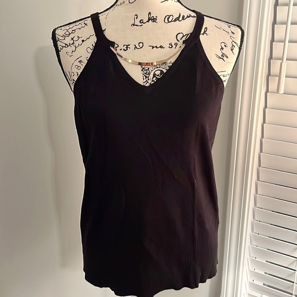 CABLE & GAUGE Sleeveless Sweater V-Neck with Gold Metal Decor